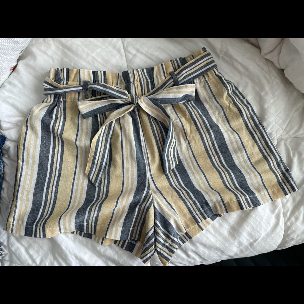 Paper-bag Style Striped Shorts
